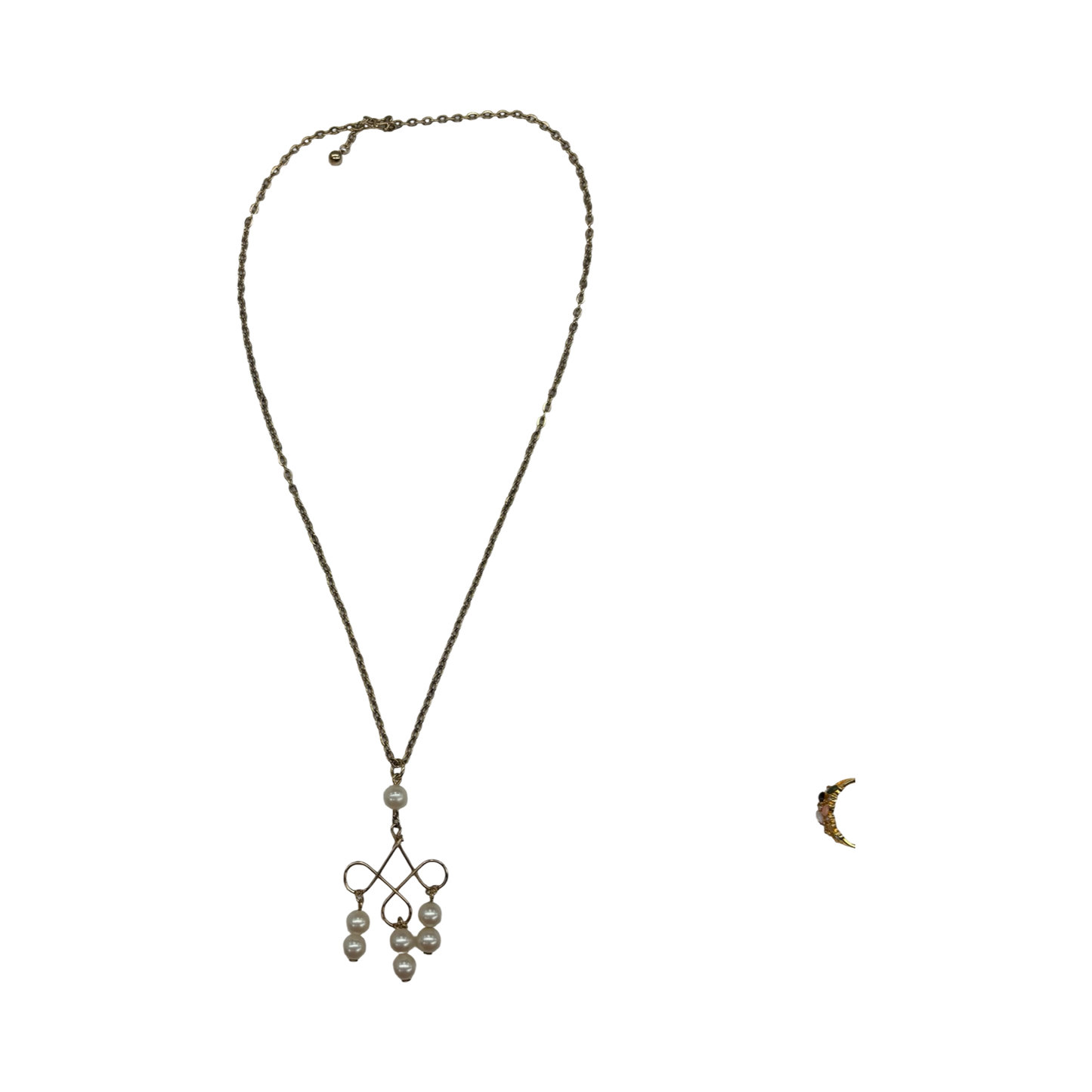 Necklace Charm By Clothes Mentor In Gold & White