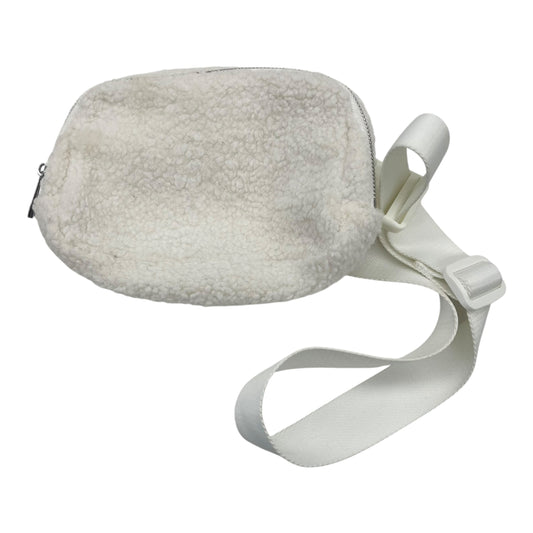 Belt Bag By Clothes Mentor In Cream, Size:Medium
