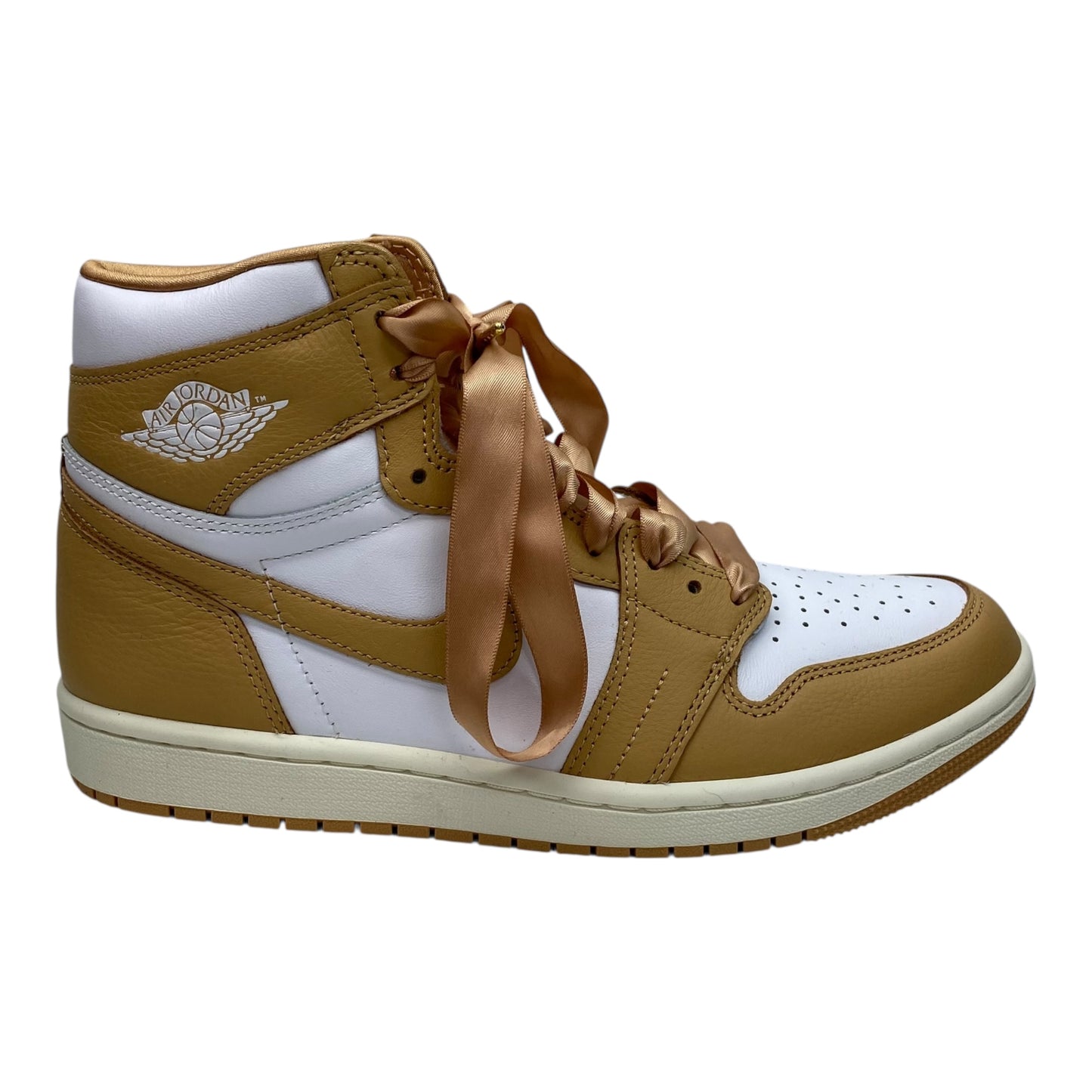 Shoes Sneakers By Nike In Tan & White, Size:9
