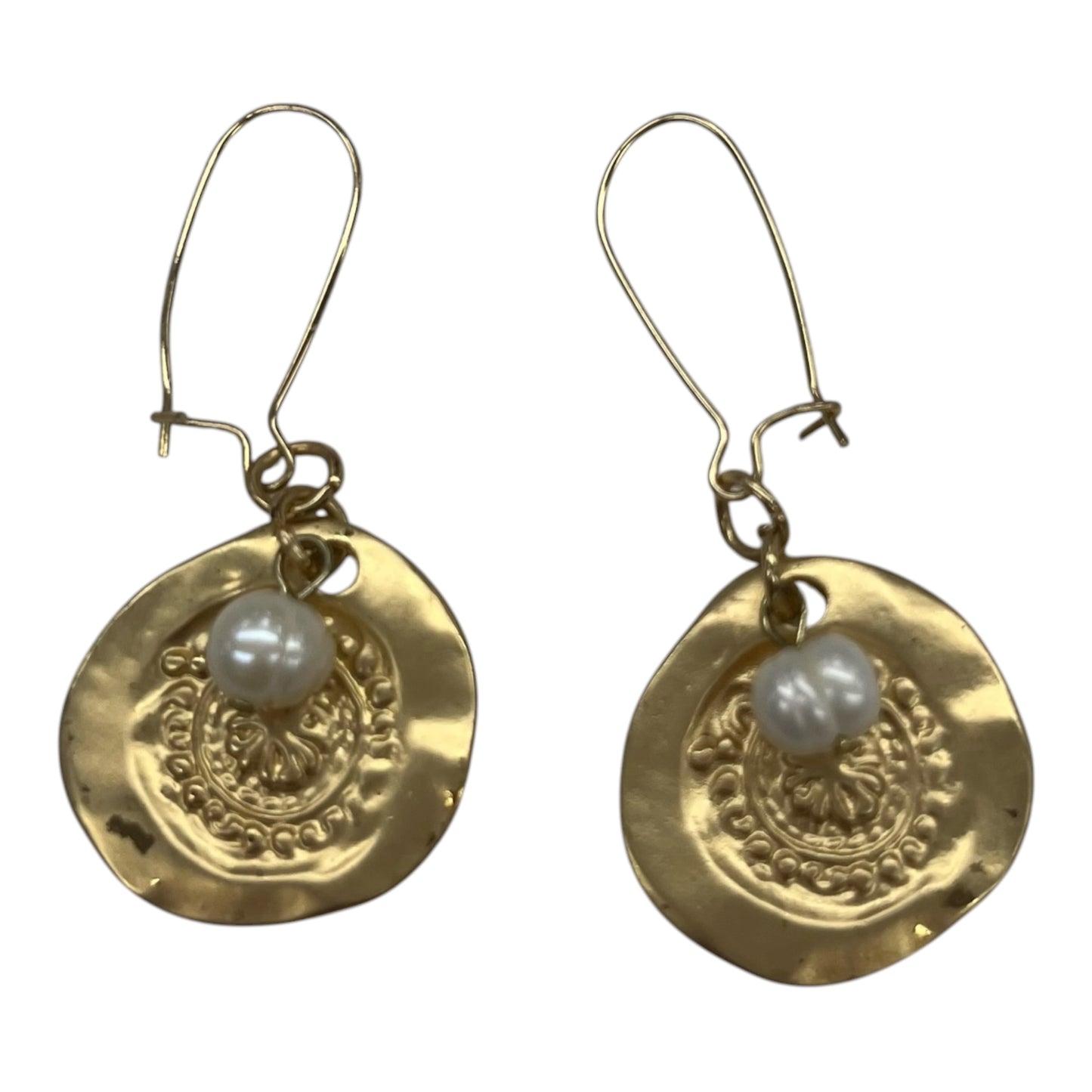 Earrings Dangle/Drop By Clothes Mentor In Gold & White