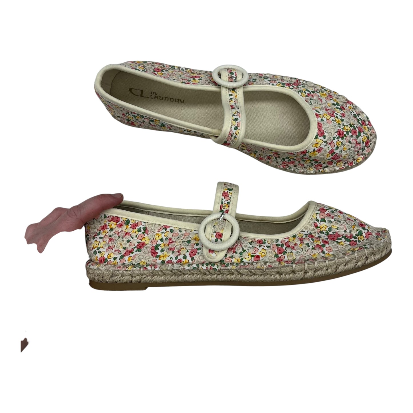 SHOES FLATS by LAUNDRY In CREAM, Size: 9.5