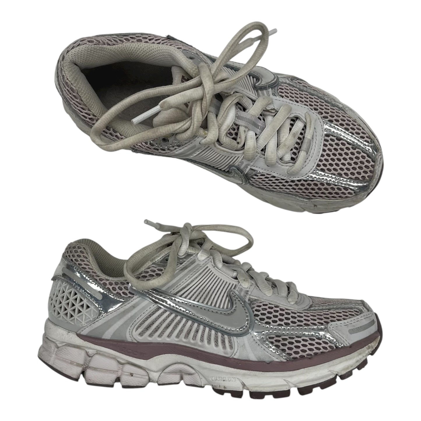 Shoes Sneakers By Nike In Cream & Silver, Size:7