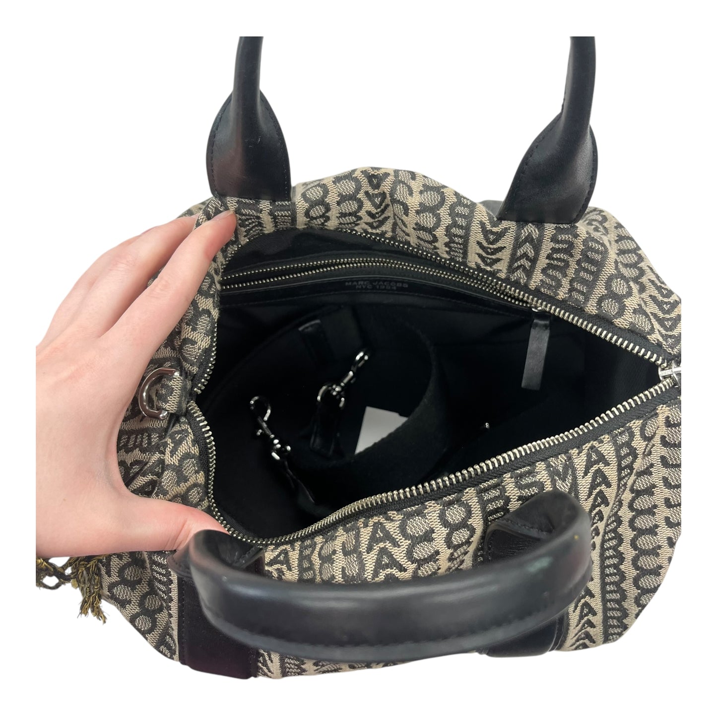 Handbag Designer By Marc Jacobs In Black & Tan, Size:Medium