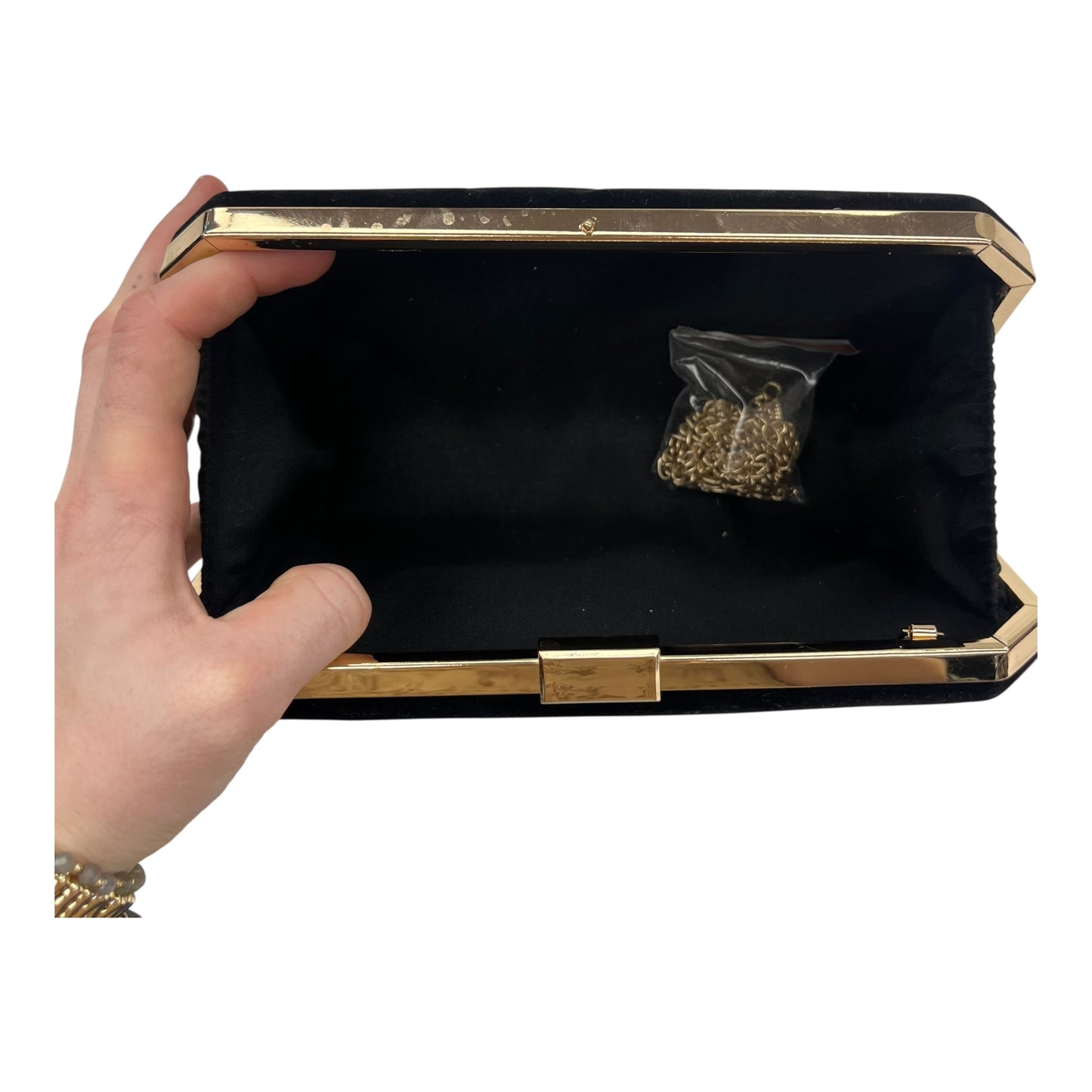 CLUTCH by CLOTHES MENTOR In BLACK, Size: MEDIUM