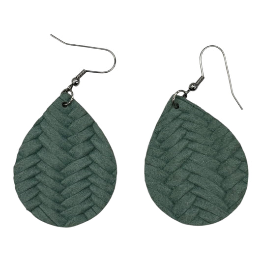 EARRINGS DANGLE/DROP by    CLOTHES MENTOR In TEAL