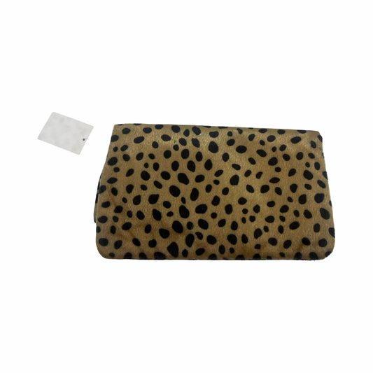 Clutch By Clothes Mentor In Animal Print, Size:Large