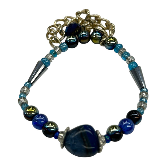 Bracelet Beaded By Clothes Mentor In Blue