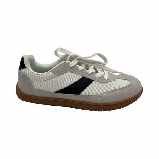 Shoes Sneakers By Clothes Mentor In Black & White, Size:6.5