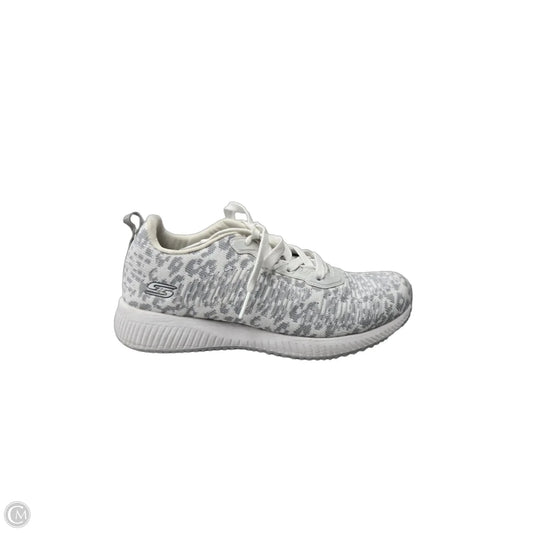 Shoes Sneakers By Skechers In Grey & White, Size: 6.5