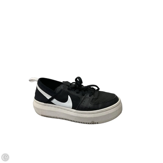 Shoes Sneakers By Nike In Black & White, Size: 8.5