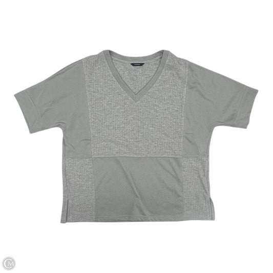 Top Short Sleeve By Dokotoo In Grey, Size: L
