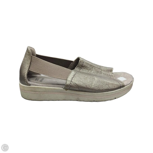 Sandals Flats By Earth In Bronze, Size: 7