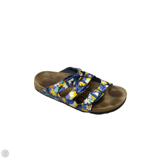 Sandals Flats By Birkenstock In Floral Print, Size: 10