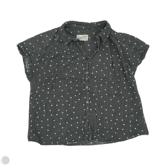 Top Short Sleeve By Universal Thread In Polkadot Pattern, Size: S