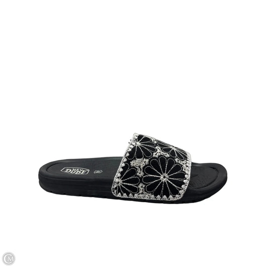 Sandals Flats By Hey Dude In Black & White, Size: 7