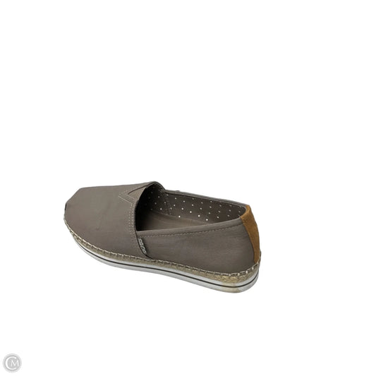Shoes Flats By Bobs In Brown, Size: 8