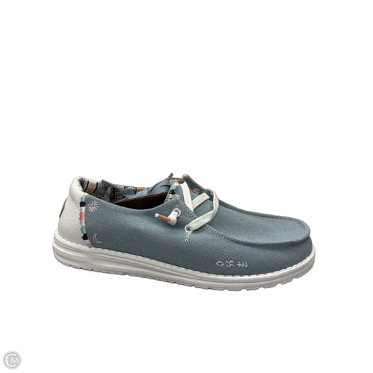 Shoes Flats By Hey Dude In Blue & White, Size: 9