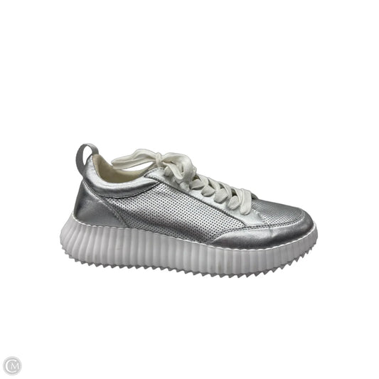 Shoes Sneakers By Steve Madden In Silver, Size: 8