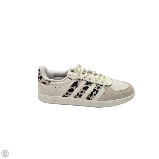 Shoes Sneakers By Adidas In Cream, Size: 9