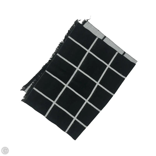 Scarf Winter By Clothes Mentor In Black & Cream