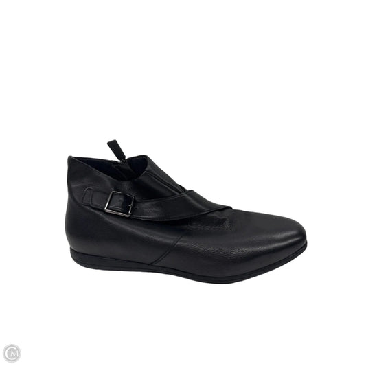Boots Ankle Flats By Trotters In Black, Size: 10