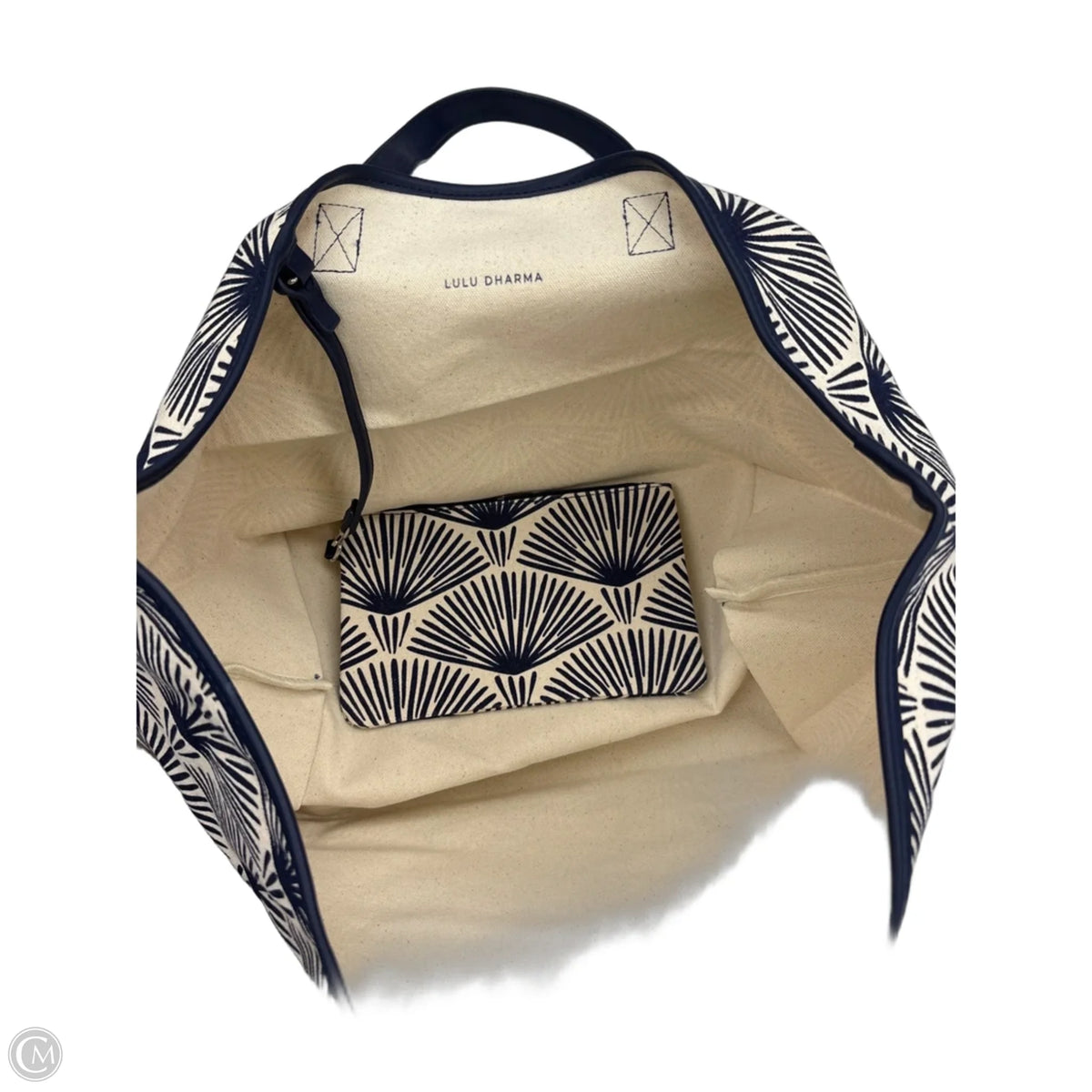 Tote By Clothes Mentor, Size: Large