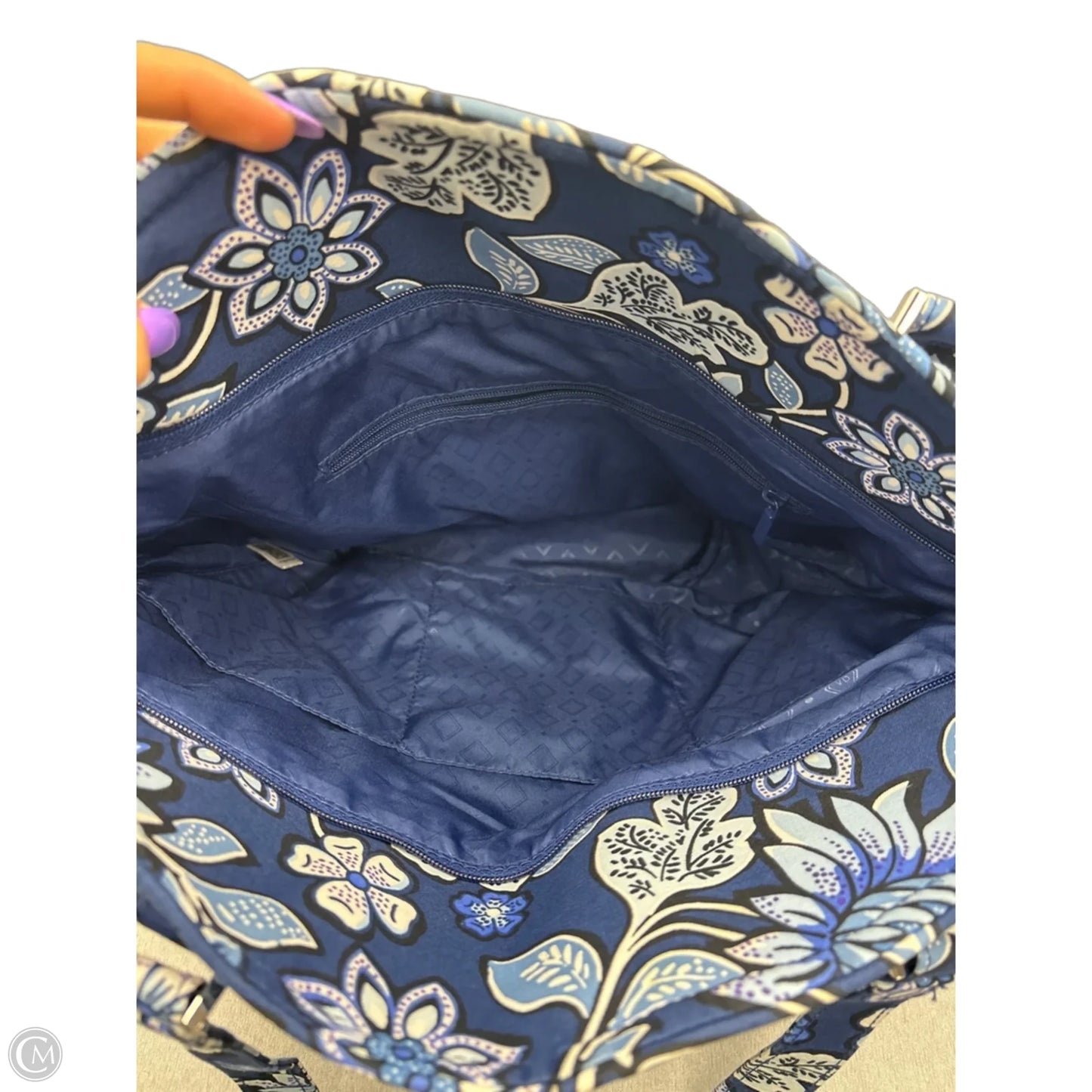 Handbag By Vera Bradley, Size: Medium