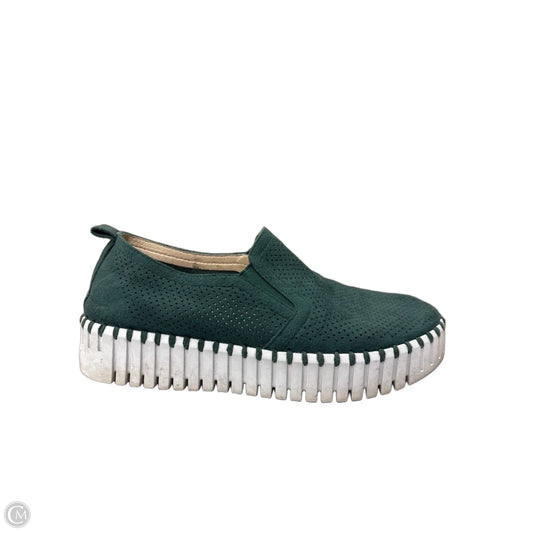 Shoes Flats By Cmc In Green, Size: 6.5