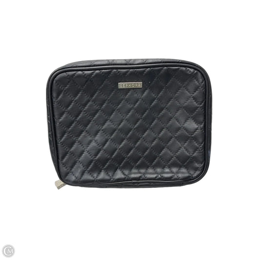 Makeup Bag By Clothes Mentor, Size: Medium