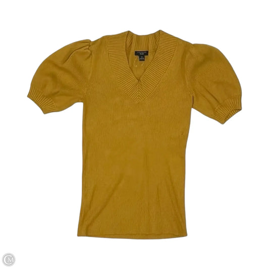 Sweater Short Sleeve By Ann Taylor In Gold, Size: Mp