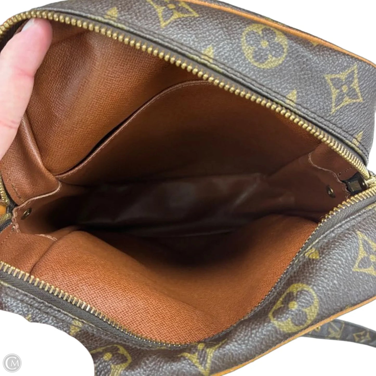 Crossbody Luxury Designer By Louis Vuitton, Size: Medium