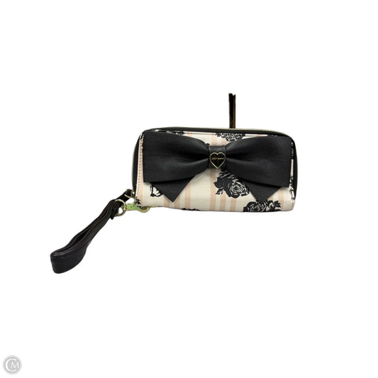 Wallet By Betsey Johnson, Size: Medium
