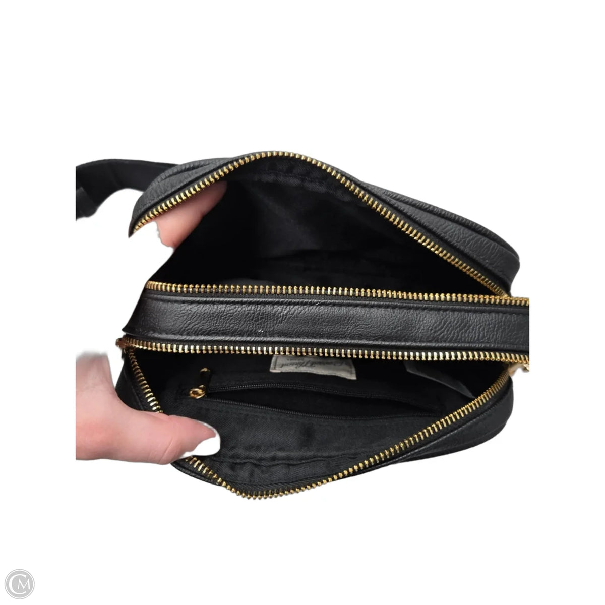 Crossbody By Universal Thread, Size: Medium