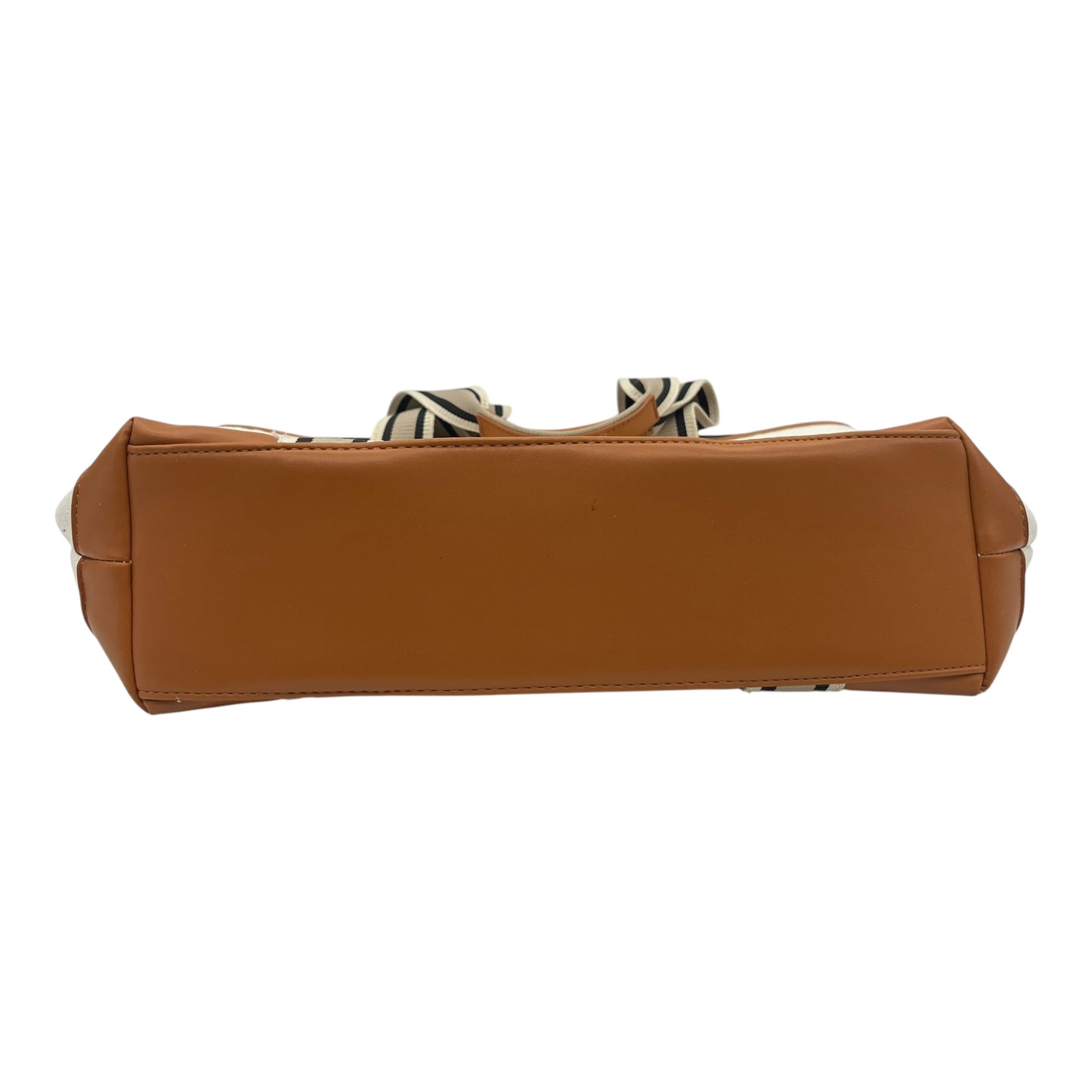 Handbag By Clothes Mentor In Cream, Size:Medium