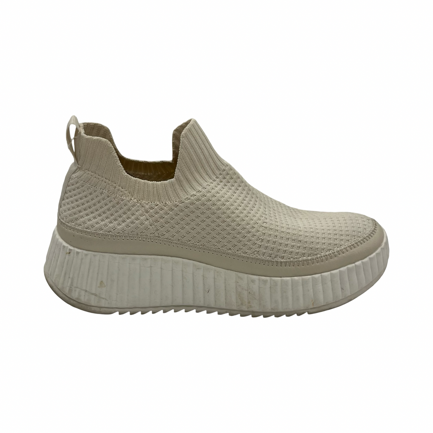 Shoes Sneakers By Clothes Mentor In Cream, Size:9.5