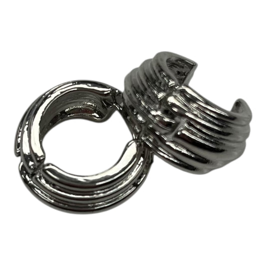 Earrings Hoop By Clothes Mentor In Silver