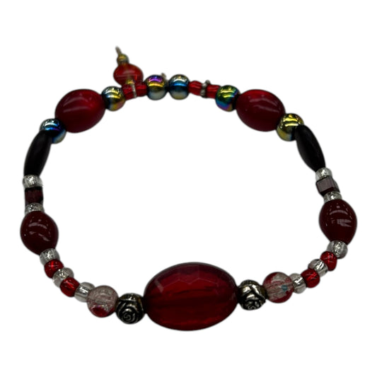 Bracelet Beaded By Clothes Mentor In Red