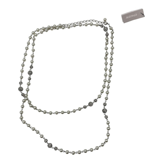 Necklace Layered By Clothes Mentor In Cream & Silver