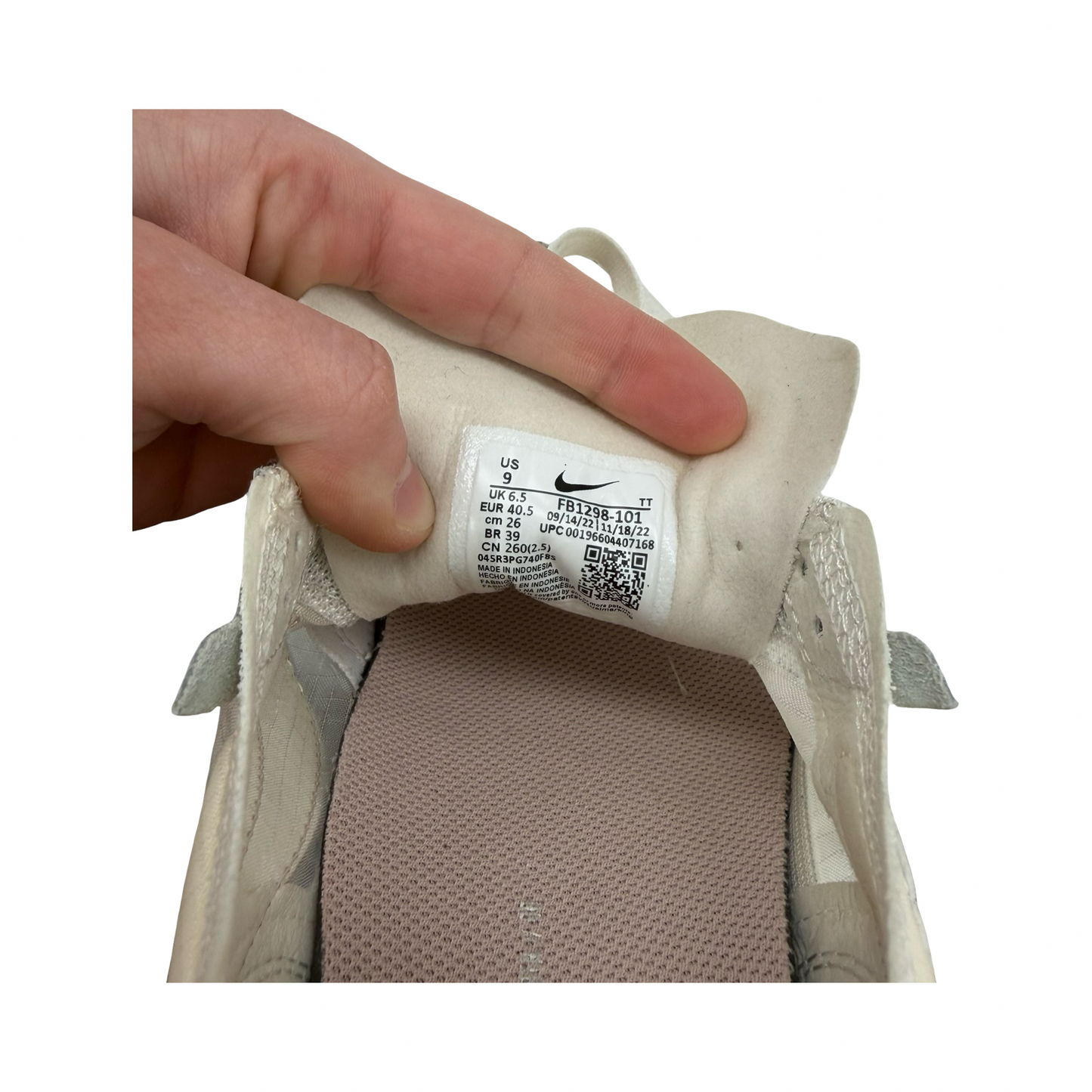 Shoes Sneakers By Nike In Cream, Size:9