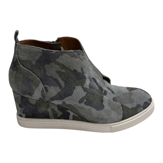 Boots Ankle Heels By Linea Paolo In Camouflage Print, Size:8.5