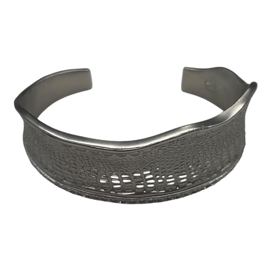 Bracelet Cuff By Clothes Mentor In Silver, Size:0