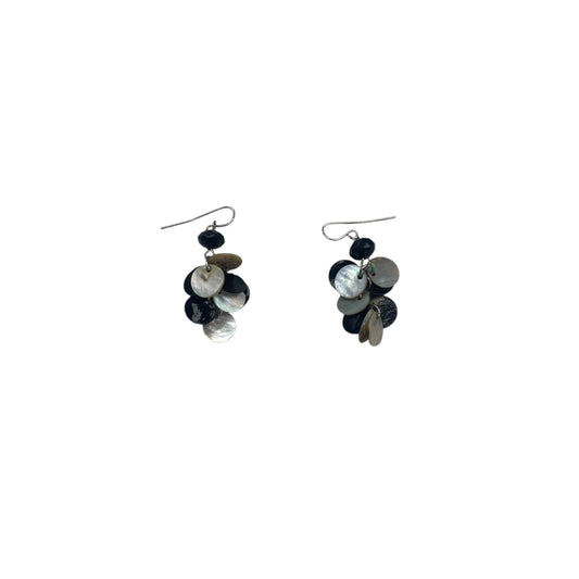 Earrings Dangle/Drop By Clothes Mentor In Black