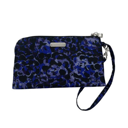 Wristlet By Baggallini In Navy, Size:Small