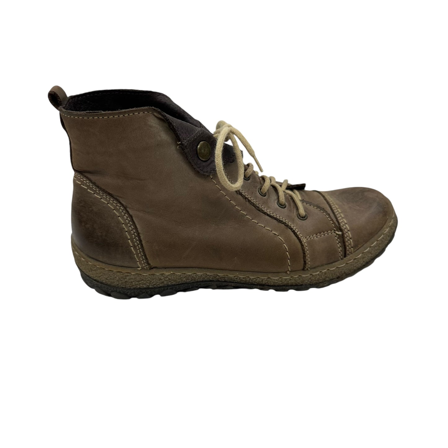 Shoes Hiking By Clothes Mentor In Tan, Size:7.5