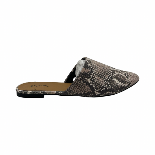 Shoes Flats By Qupid In Snakeskin Print, Size:7.5