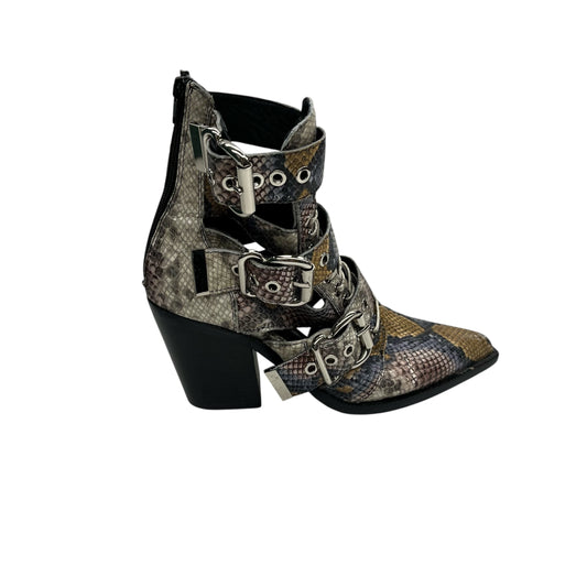 Boots Ankle Heels By Jeffrey Campbell In Snakeskin Print, Size:9