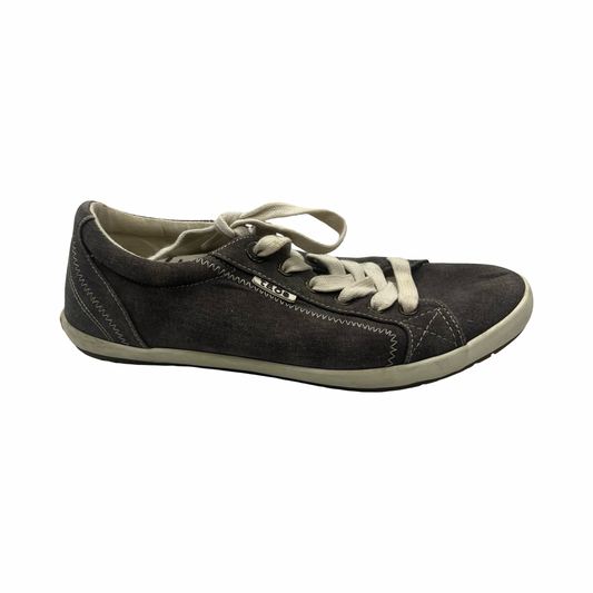 Shoes Sneakers By Taos In Grey, Size:9
