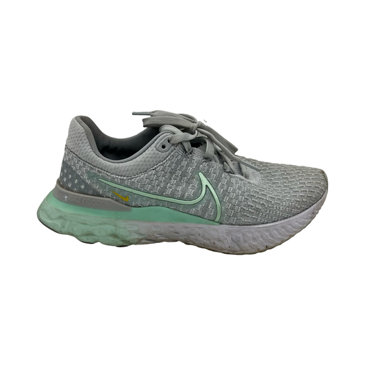 Shoes Athletic By Nike In Grey, Size:8