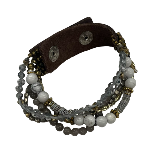 Bracelet Beaded By Clothes Mentor In Brown & Silver