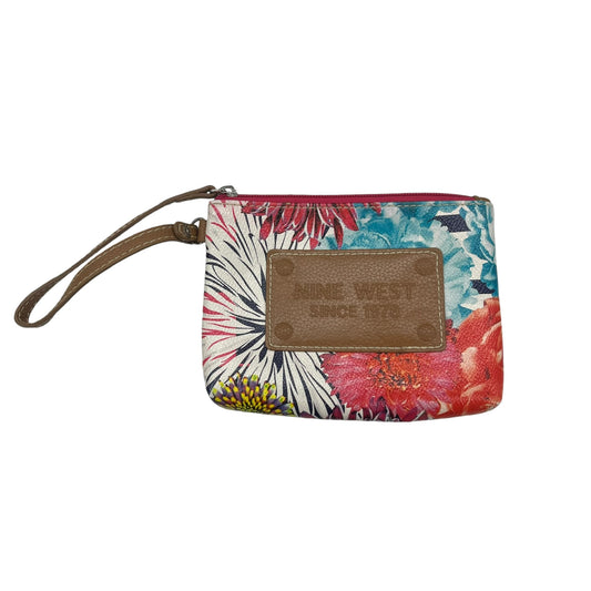 Wristlet By Nine West In Floral Print, Size:Small